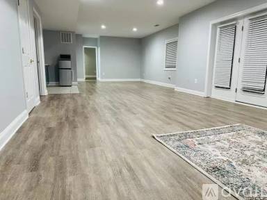 Main picture of 7614 Center St