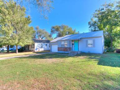 Main picture of 310 Monroney Dr