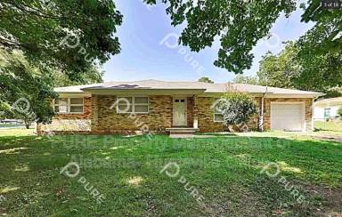 Main picture of 2605 Gibson St NW