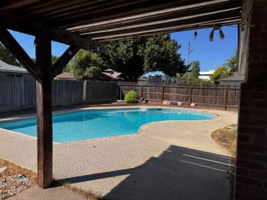 Main picture of 1425 E Fremont Ave