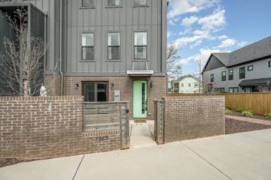 Main picture of 1613 Parkwood Ave