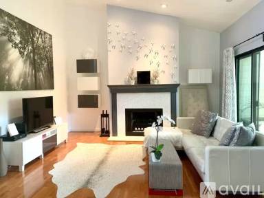 Main picture of 7 Lawson Ln