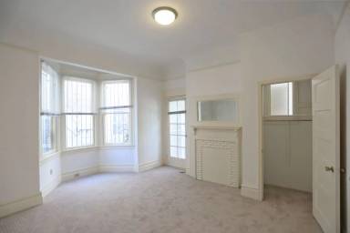 Main picture of 1551 Powell St
