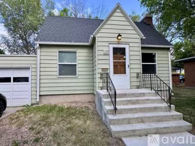 Main picture of 1125 E Benton St