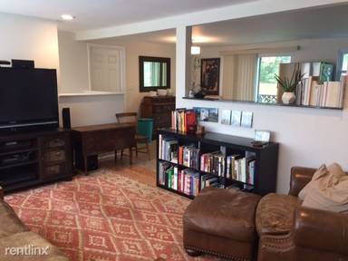 Main picture of 130 Christopher Cir