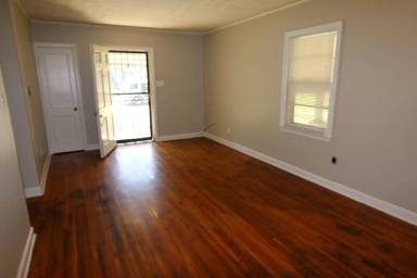 Main picture of 940 Vaughn Rd