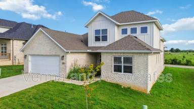 Main picture of 910 Trestle Ln