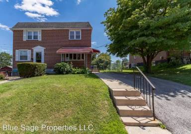 Main picture of 202 Davis Ave