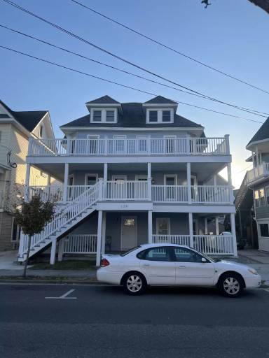 Main picture of 128 E Maple Ave