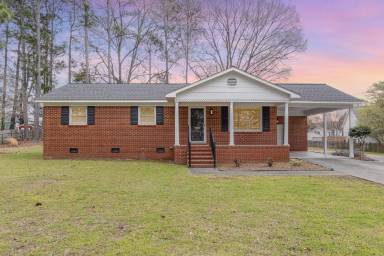 Main picture of 735 S Hollybrook Rd