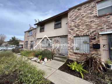 Main picture of 30 Creeks Edge Way