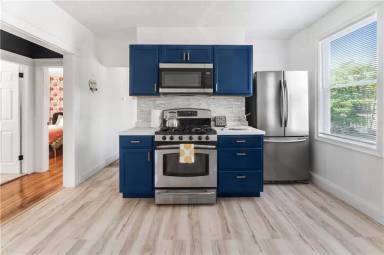 Main picture of 61 Wealth Ave