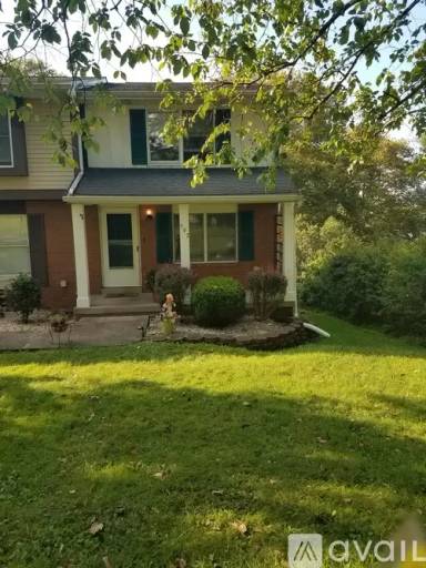 Main picture of 592 Peachview Ln