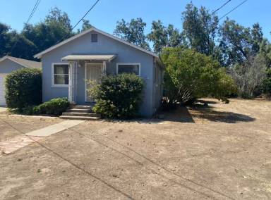 Main picture of 364 E Newlove Dr