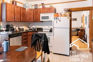 Main picture of 2616 N Marshfield Ave