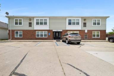 Main picture of 2901 W Jefferson Ave