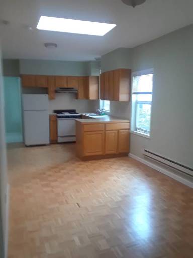 Main picture of 731 Greenwich St
