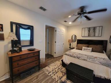 Main picture of 1282 Beach Blvd
