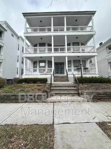 Main picture of 917 Park Ave