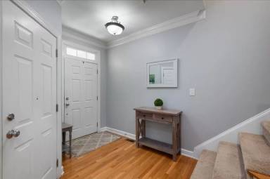 Main picture of 221 Towne Ridge Ln