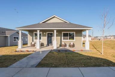 Main picture of Lakeside Villas