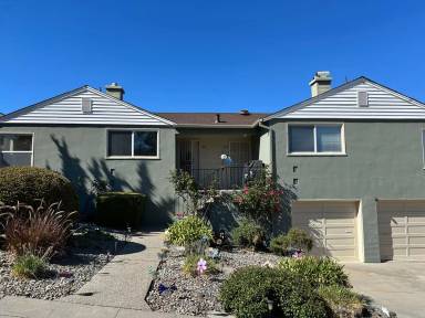 Main picture of 118 43rd Ave