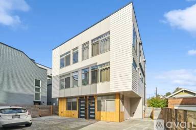 Main picture of 608 N 46th St