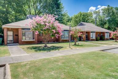 Main picture of 1700 Caldwell St