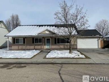 Main picture of 214 Crimson Cir W