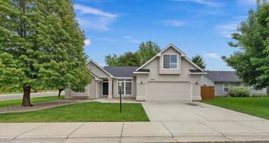 Main picture of 2704 N Valley Green Way