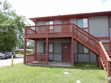 Main picture of 303 S Lipona Rd