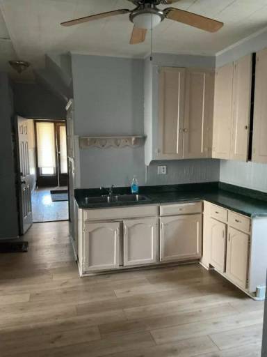 Main picture of 504 Washington Ave