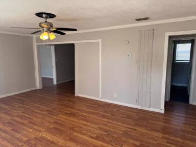 Main picture of 812 48th St