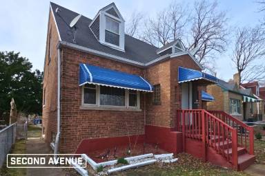 Main picture of 10148 S Bensley Ave