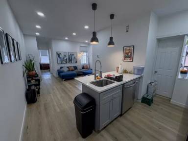 Main picture of 336 Lombard St