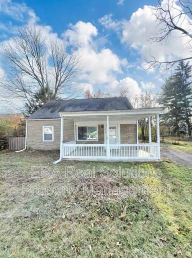 Main picture of 1028 Dimson Dr E