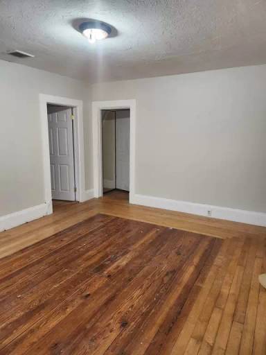 Main picture of 19 Gardner Ave