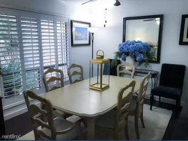 Main picture of 10 Forest Dr