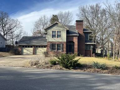 Main picture of 3164 N Katherine Ave