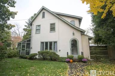 Main picture of 9 Rebel Rd