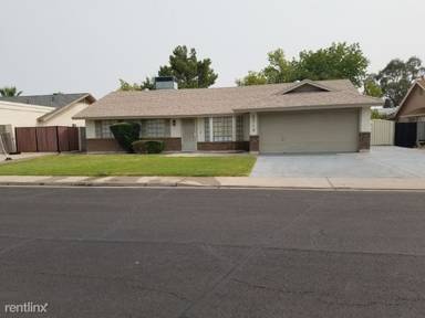Main picture of 3719 E Grove Ave