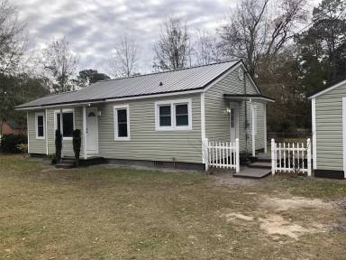 Main picture of 645 Old Screven Rd