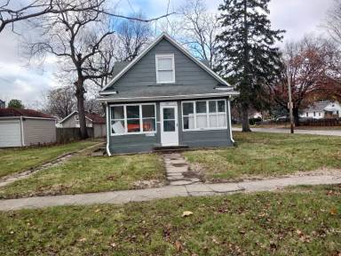 Main picture of 1015 Clark Ave