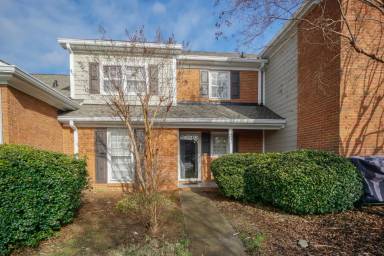 Main picture of 9231 N Vicksburg Park Ct