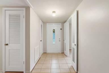 Main picture of 520 Windsor Rd