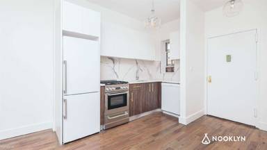 Main picture of 1350 Putnam Ave