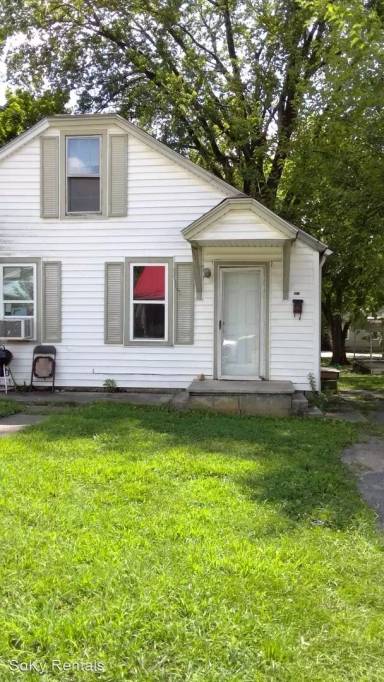 Main picture of 327 W 12th Ave