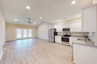 Main picture of 9504 Clubview Dr