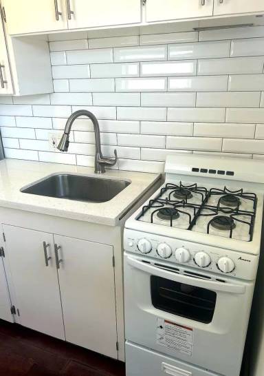 Main picture of 5048 Saratoga Ave