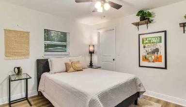 Main picture of 814 W Gonzalez St